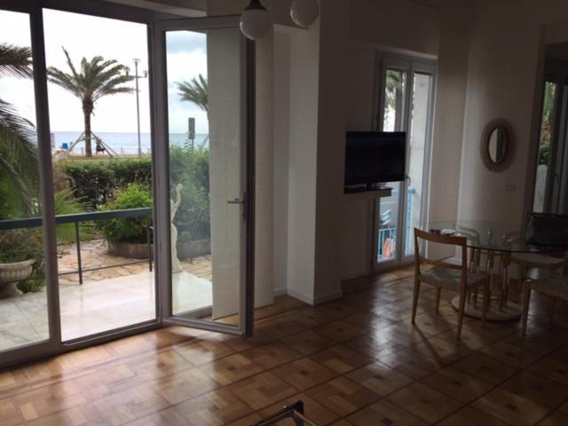 91 Promenade Des Anglais Le Stellamar Niza Exterior foto
